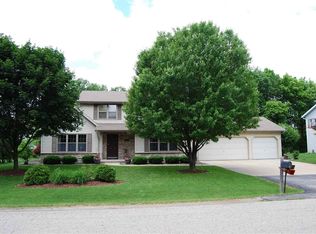 25 Fox Point Dr, Appleton, WI 54911