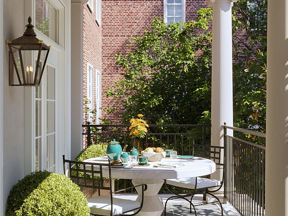 2nd image of 2606 Marchmont St #204