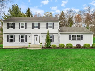 100 Cottage Pl, Gillette, NJ, 07933