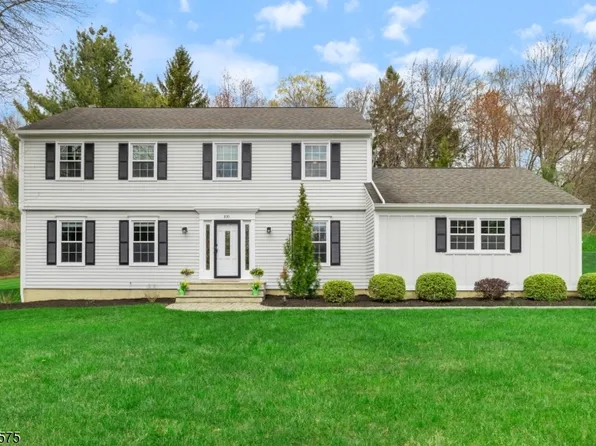 100 Cottage Pl, Long Hill Twp., NJ 07933