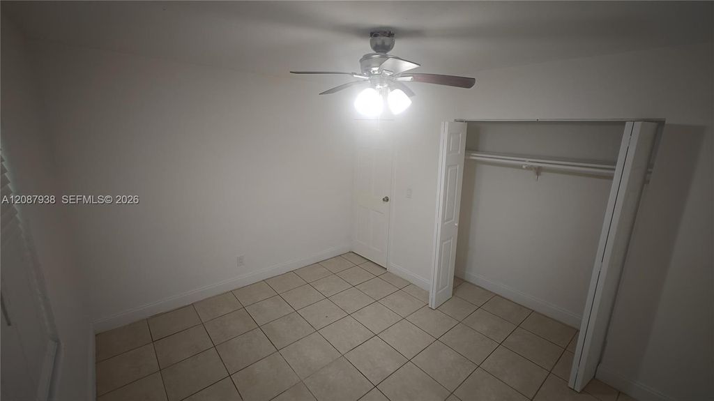 2643 NW 10th St, photo 5