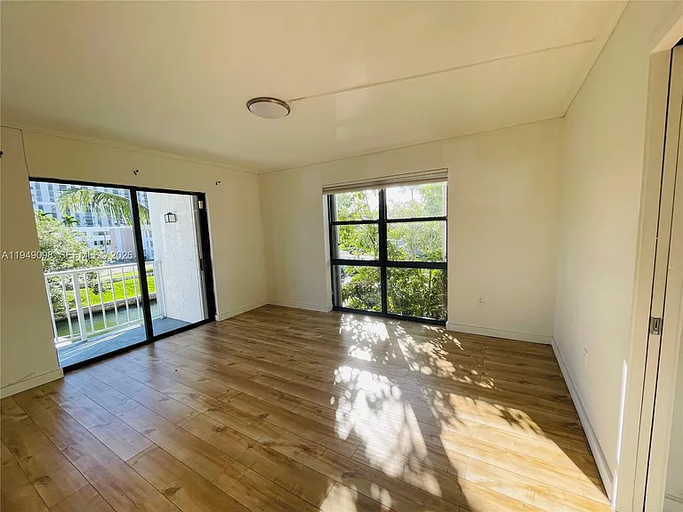 1650 NE 115th St #311 — Photo 2