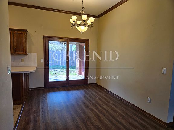 4th image of 312 Oakdale Dr