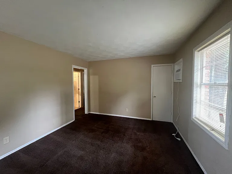 2505 Rosebrier Ave — Photo 4