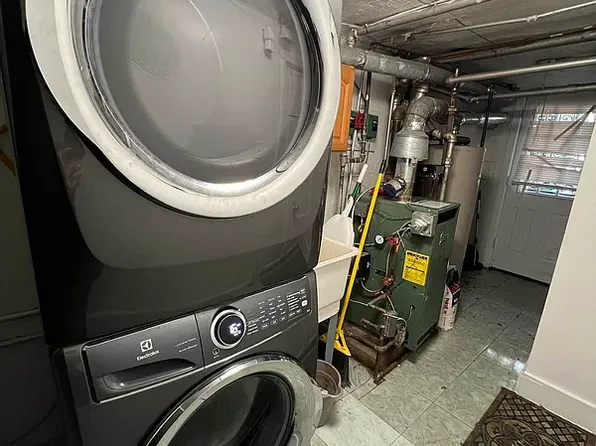 64-47 Austin Street image 12 of 12