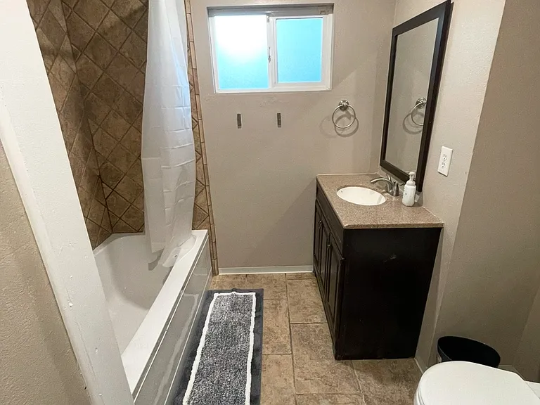 16462 Rayen St — Photo 14