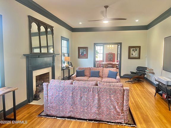 2nd image of 2009 39th St