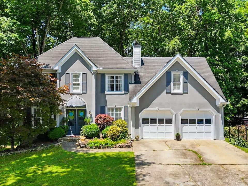 1st image of 717 Jamie Way NE