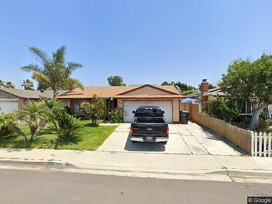 Driveway/Front Yard