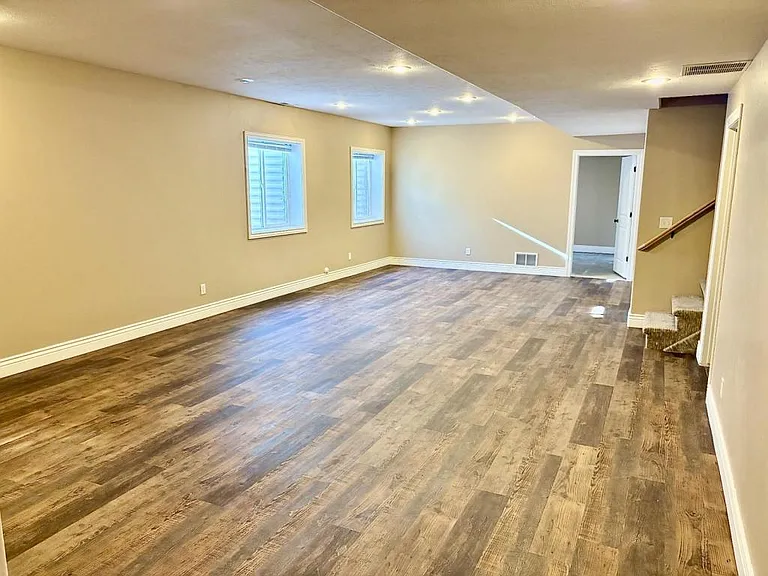 2612 Eastview Dr — Photo 30