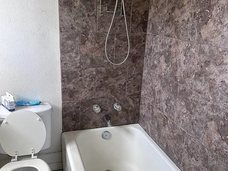 1140 Covington St — Photo 10