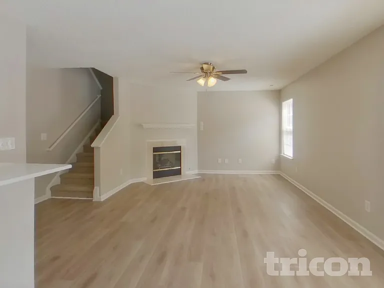 10527 Madison Park Dr — Photo 3