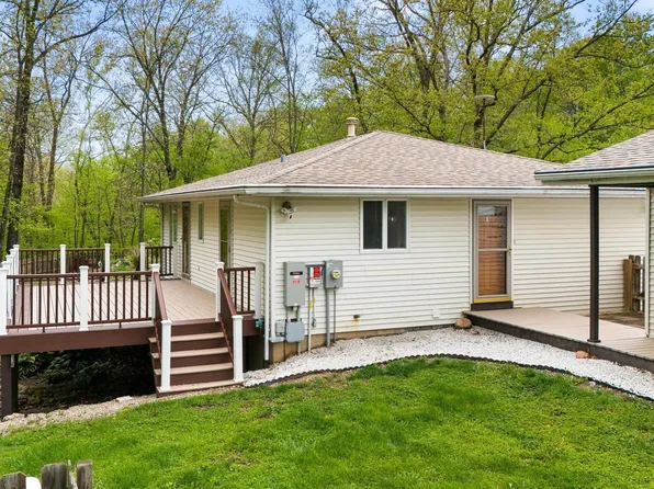 402 Pine St, East Peoria, IL 61611