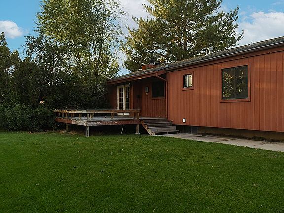 3rd image of 74 E Park Ln
