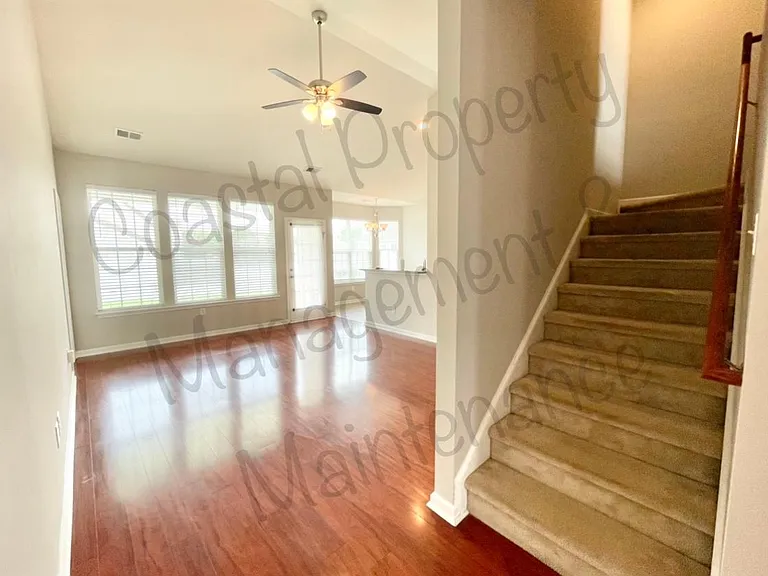 135 Carolina Oaks Dr — Photo 3