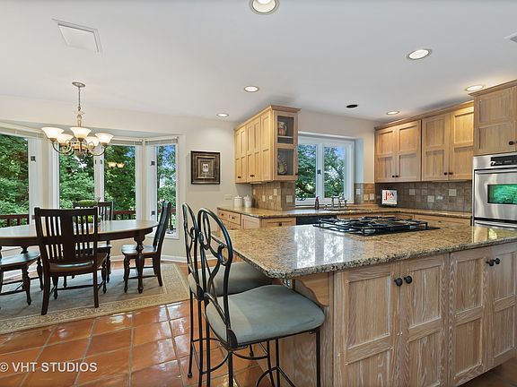 3rd image of 1009 Vineyard Dr