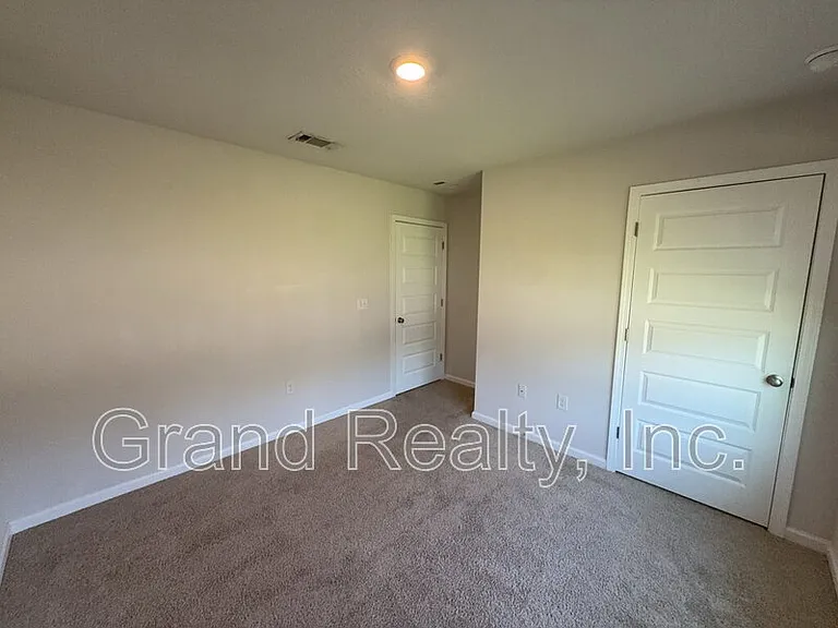 5482 Peach Dr — Photo 20