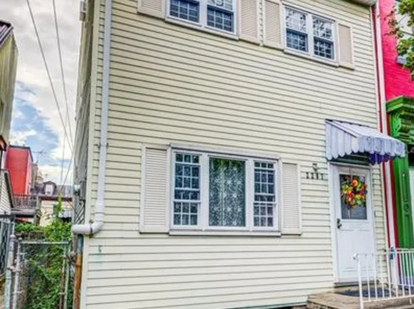 2207 Sarah St, Pittsburgh, PA 15203