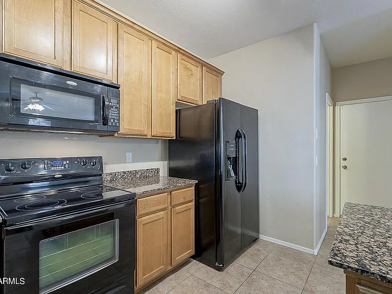 10052 E Isleta Ave — Photo 5