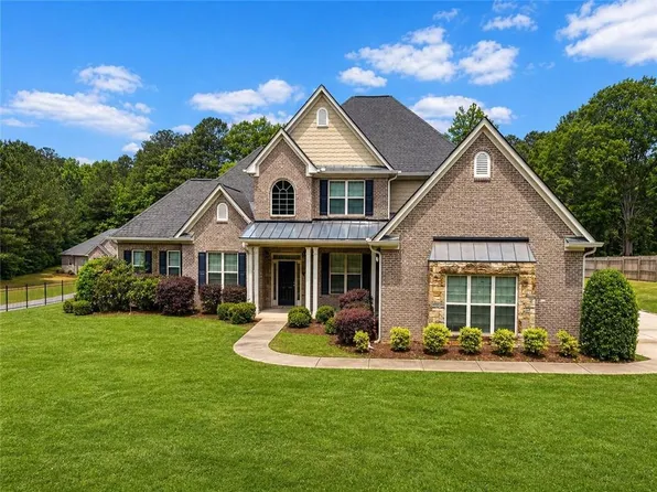 125 Trustin Lake Dr, Fayetteville, GA 30214
