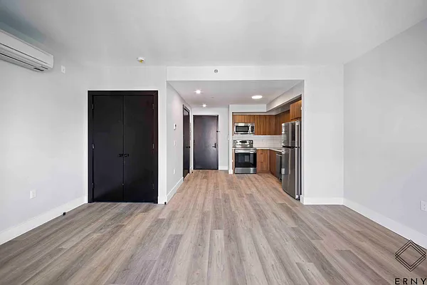 Rented by ERNY LLC | media 18