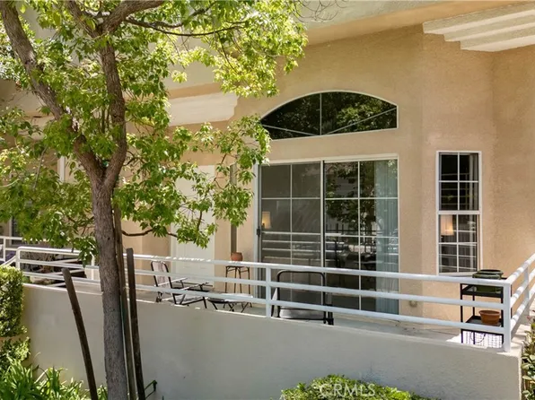 7109 Farralone Ave Unit 117, Canoga Park, CA 91303