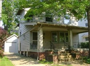 1081 Rosalie Ave, Lakewood, OH 44107