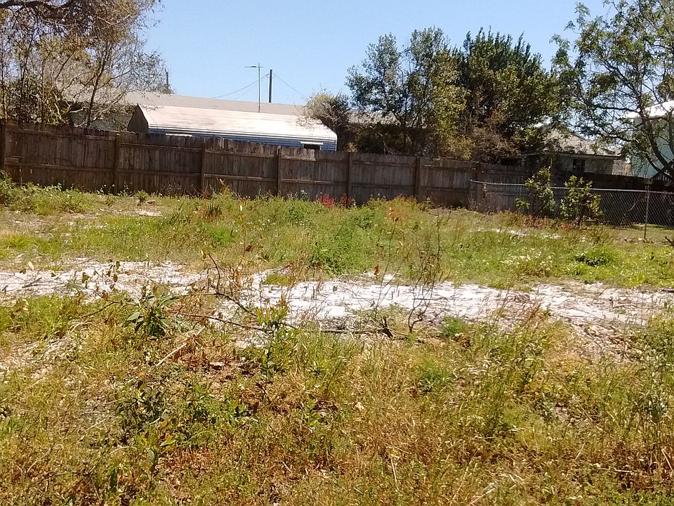 2nd image of 226 Carol Pl