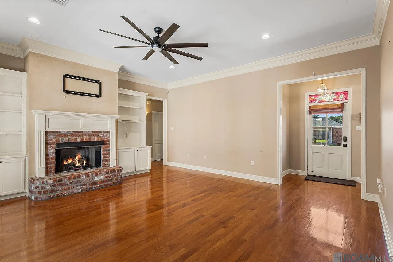 3 bed, 1875 sqft, $2,500 — Photo 3