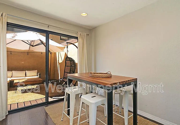 1680 N Coast Highway 101 #3 — Photo 12