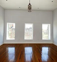 Rented by Crystalscity.com