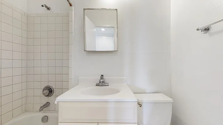 Sold by RE MAX Team | media 15