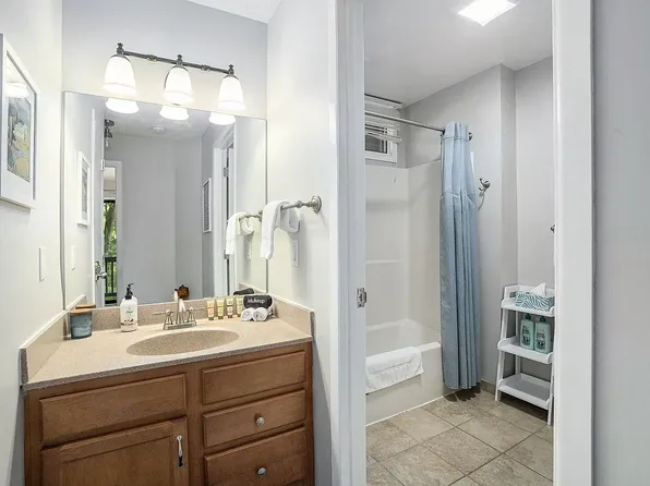 5716 N Creeks Xing #5716, Williamsburg, MI 49690