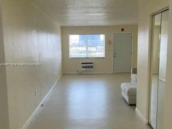 240 Collins Ave APT 7E, Miami Beach, FL 33139