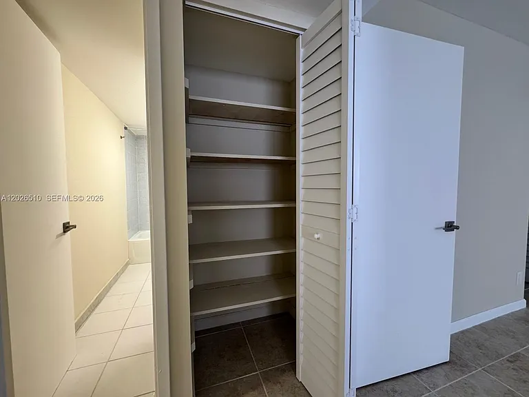 401 Golden Isles Dr #614 — Photo 29