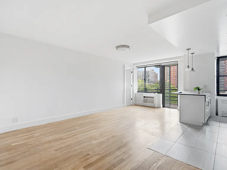 784 Columbus Ave #7M — Photo 2