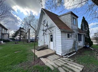 2855 W Florence Rd, Freeport, IL 61032