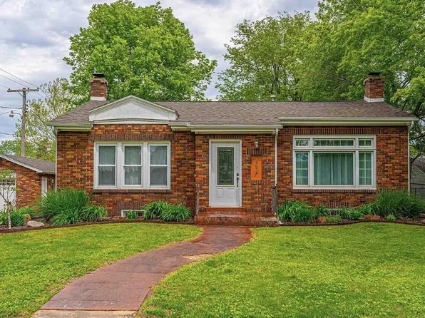 166 E Hamilton St, Warrensburg, IL 62573