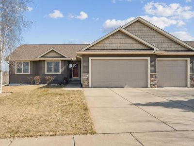932 Ridgecrest St, River Falls, WI, 54022