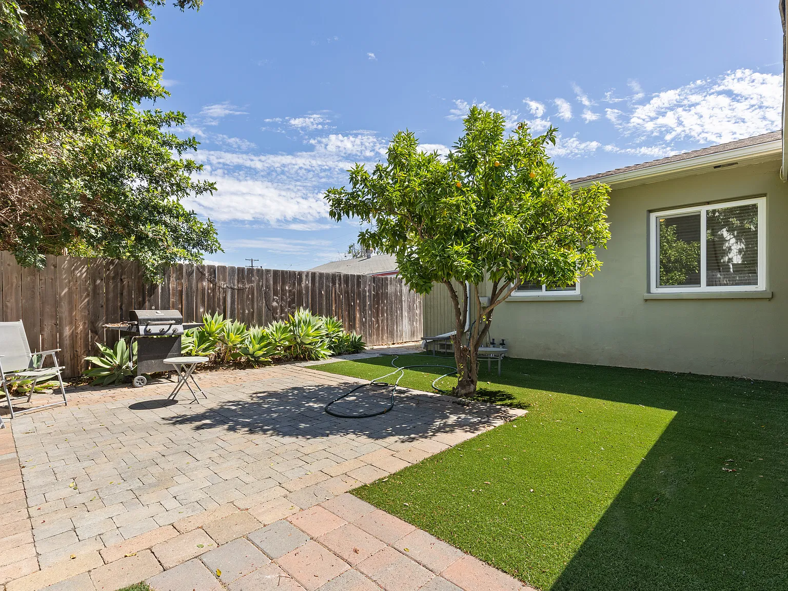 6 bed, 1720 sqft, $7,300 — Photo 2