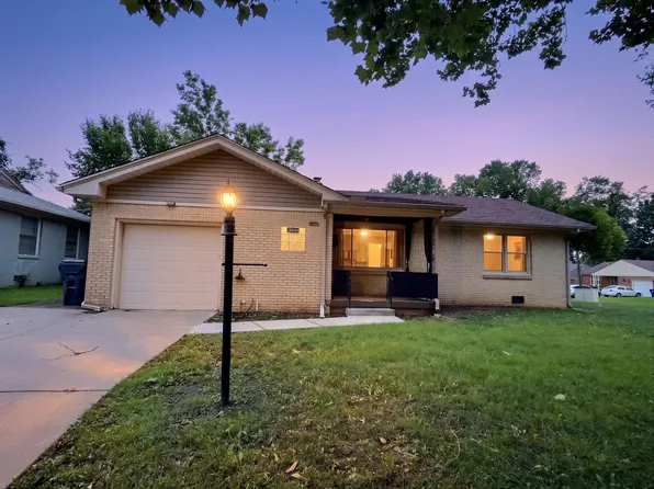 2048 S Ridgewood Dr, Wichita, KS 67218