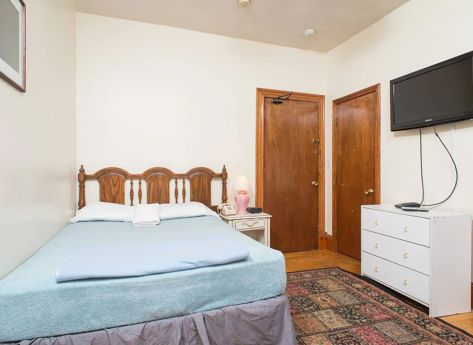 Studio, 200 sqft, $1,900 — Photo 1