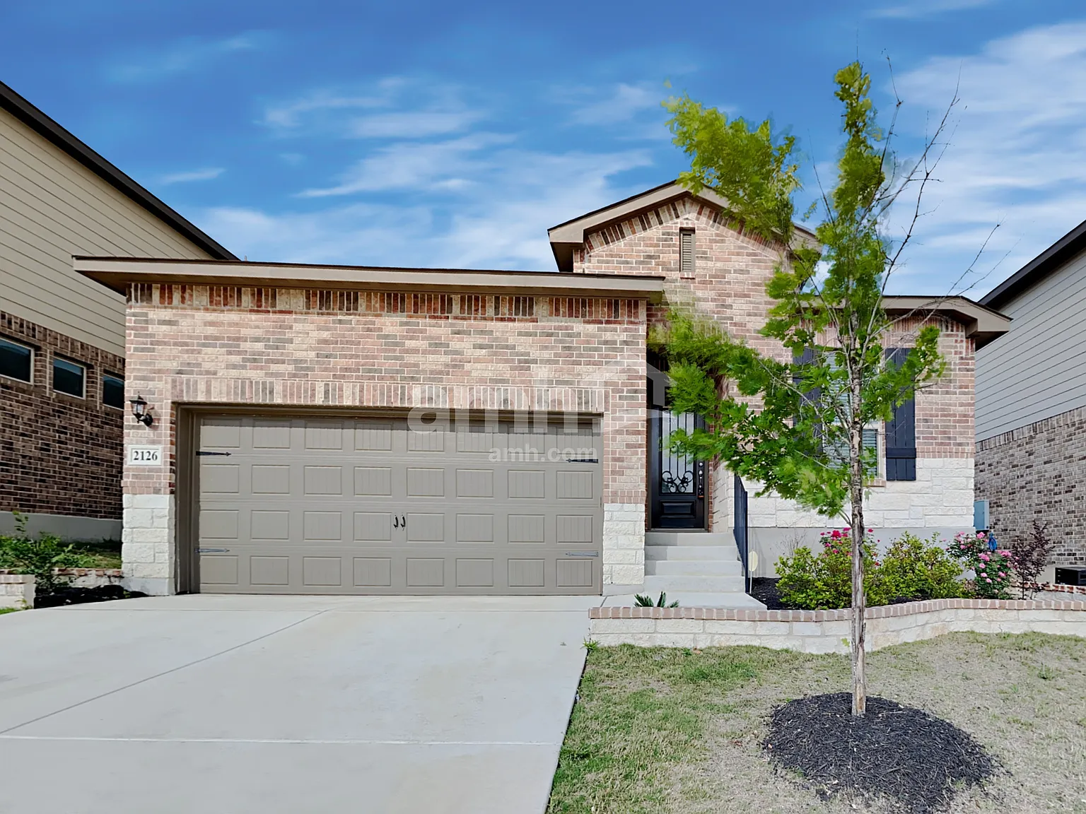 3 bed, 2.0 bath, 1869 sqft, $2,020 — Photo 1