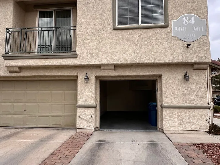 6255 W Arby Ave #301 — Photo 3