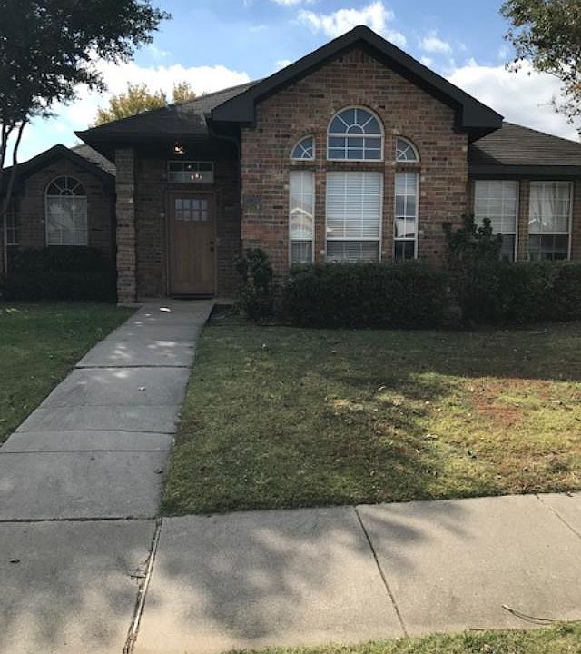 1st image of 2216 Chapman Dr