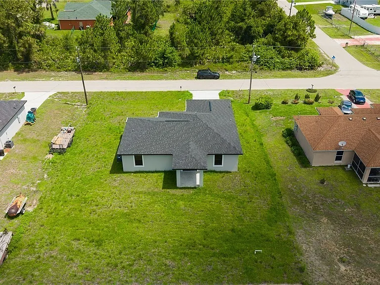 1148 Craft St E — Photo 4
