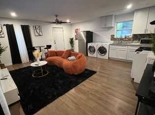 7921 S Burnham Ave #B, Chicago, IL 60617