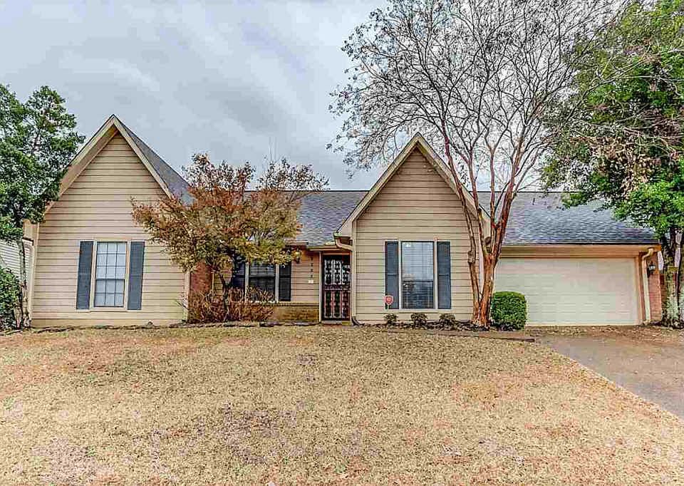1st image of 8285 Crimson Creek Dr