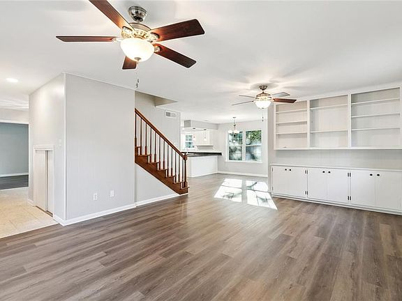4th image of 2657 Danbury Dr