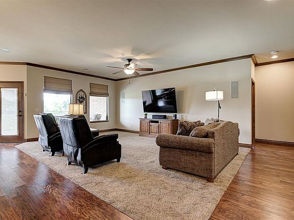 5th image of 8509 NW 112th Ter